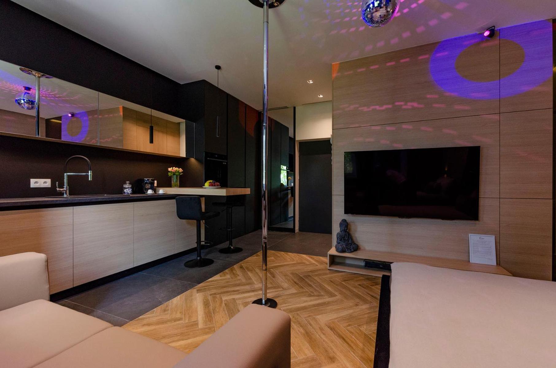 Lupoapartments Z Jacuzzi Pole Dance Leczycka 29 Klimatyzacja Parking Dostep Na Kod Łódź Quarto foto